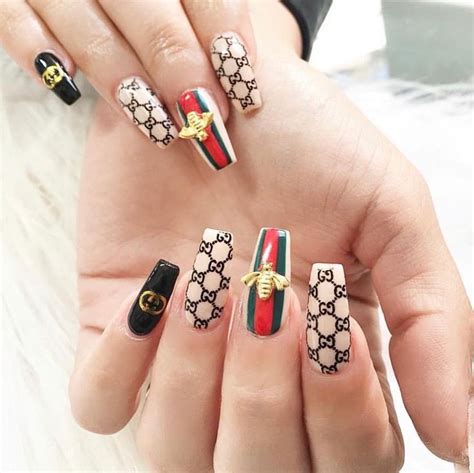 clip on gucci fake nails|white gucci nail designs.